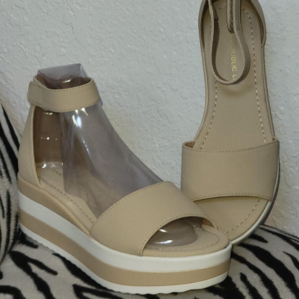 SHOE REPUBLIC LA GILBERT NUDE SIZE: 7.5 / 8 /9 PLATFORM SHOES